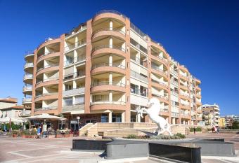 Residence Mediterraneo allows 18 year olds to book a room