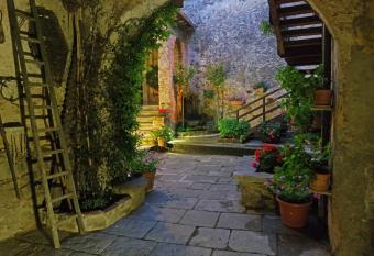 Antico Convento - Ospitalit   Diffusa allows 18 year olds to book a room