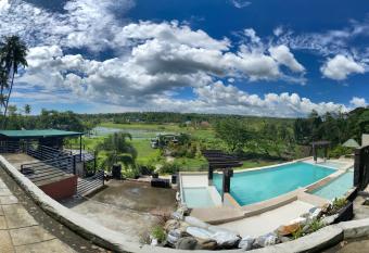 Vinewoods Resort Taal Batangas by Cocotel has Balcony rooms