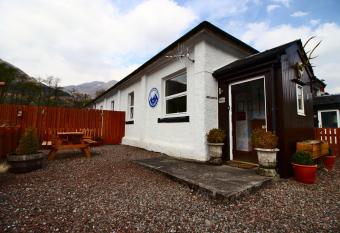 Leven and Linnhe Apartments, West Highland Way Holidays allows 18 year olds to book a room