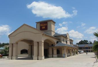 Regency Inn Porter allows 18 year olds to book a room