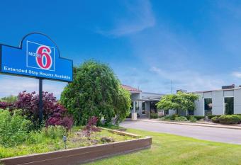 Motel 6 Oriskany. Ny allows 18 year olds to book a room