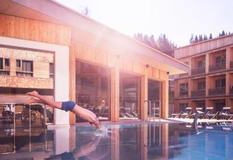 Tirol Lodge has Balcony rooms