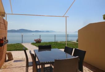 Kiveri Cave Apartment D4 has Balcony rooms