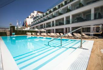 IG Nachosol Atlantic & Yaizasol by Servatur - Adults Only allows 18 year olds to book a room