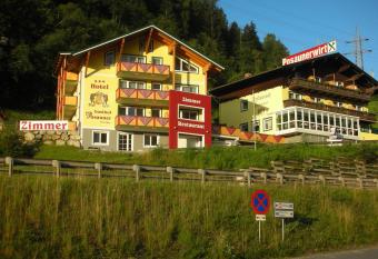 Hotel Posauner has Balcony rooms