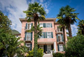 Albergo Garn   Villa Moretti has Balcony rooms