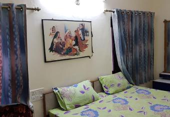 Budget stay between the hills has Balcony rooms