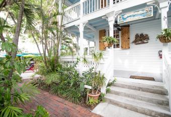 Key West Harbor Inn - Adults Only has Balcony rooms