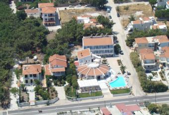 Lasia Hotel allows 18 year olds to book a room