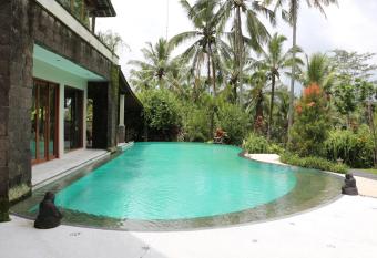 The Alise Villa has Balcony rooms