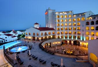 Arena Regia Hotel & Spa - Marina Regia Residence allows 18 year olds to book a room