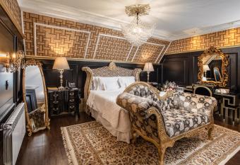 Hotel Colline de France allows 18 year olds to book a room