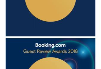 Kelly Cozy cottage has Balcony rooms