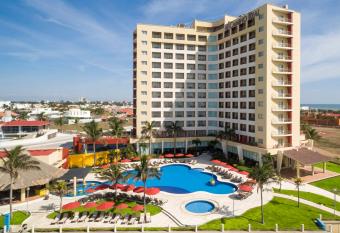 Camino Real Veracruz has Balcony rooms