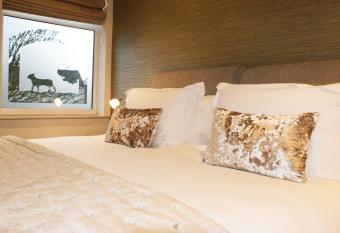 Lamb Inn Guesthouse allows 18 year olds to book a room