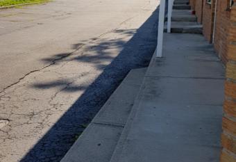 Greenway Motel has Balcony rooms