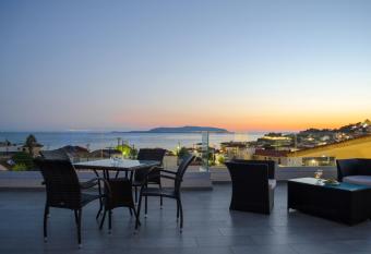 Hotel Estia allows 18 year olds to book a room