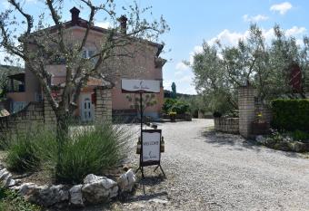 Apartman Fachin has Balcony rooms