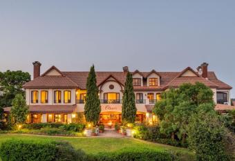 Oliver`s has Balcony rooms