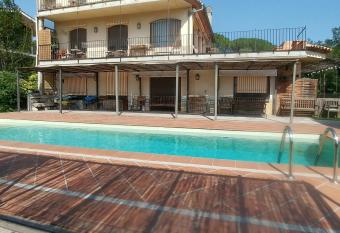 Navicgirona has Balcony rooms