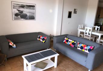 Apartamentos Ajabo Adeje allows 18 year olds to book a room