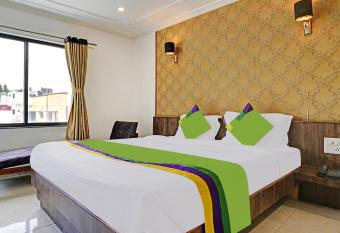 Treebo Trend Varsha Palace allows 18 year olds to book a room