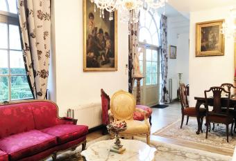 Koetshuis Bosdam has rooms with a private hot tub