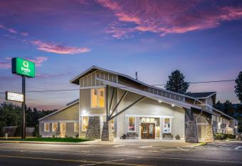 Quality Inn Cle Elum-Ellensburg allows 18 year olds to book a room