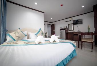 Baan Pattamaporn has Balcony rooms
