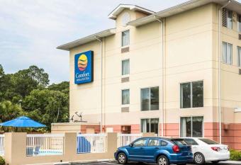 Comfort Inn and Suites Panama City - St Andrew allows 18 year olds to book a room