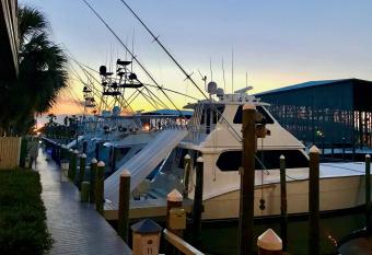 Phoenix 6 Unit 1206 has Balcony rooms