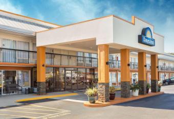 Days Inn by Wyndham Wildwood I-75 has Smoking/Balcony rooms