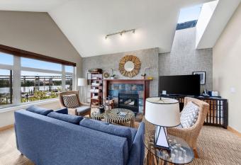 Kimpton Riverplace Hotel By IHG has Balcony rooms