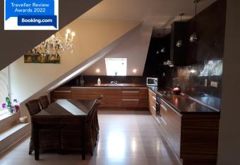   tuln   apartm  n v Bratislava 15 allows 18 year olds to book a room