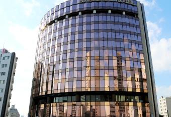 Breezbay Hotel Resort and Spa allows 18 year olds to book a room