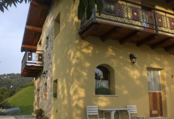 Bed And Breakfast Montino has Balcony rooms