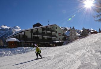 Hotel Alaska has Balcony rooms