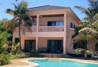 Tradewinds Lodge has Balcony rooms