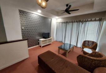 Safar Inn Selesa Hillhomes (Muslim) has Balcony rooms