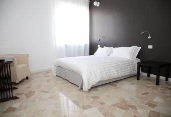 Torregiardino has Balcony rooms