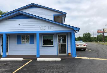 Americas Best Value Inn - Jonesville has Smoking rooms