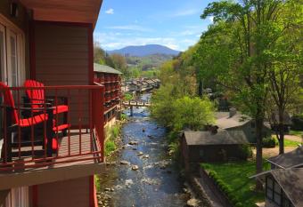 Baymont Inn & Suites Gatlinburg On The River has Balcony rooms