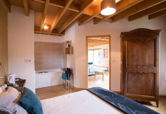 B&B Wood Cottage allows 18 year olds to book a room