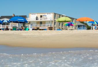 Safari Hotel Boardwalk allows 18 year olds to book a room