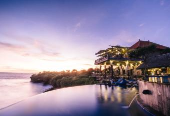 Dream Beach Huts has Smoking/Balcony rooms