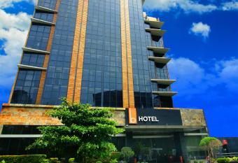 The B Hotel Alabang allows 18 year olds to book a room