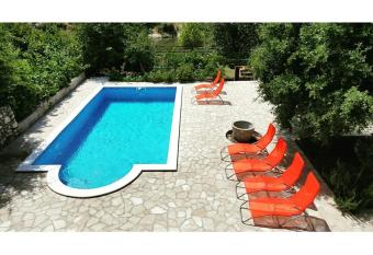 Villa Velagic has Balcony rooms