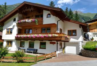 Ferienwohnung Bergblick has Balcony rooms