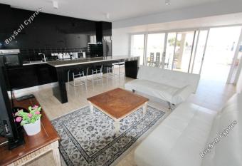 Freminore Sky aprtments has Balcony rooms